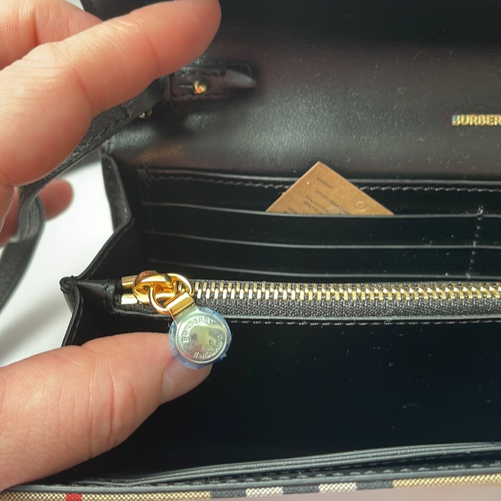 Burberry Vintage Check and Leather wallet with Detachable strap - Picture 5 of 16